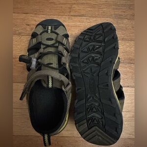 Kids Keen sandals